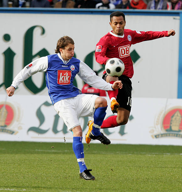 羽毛球场成 羽毛球场成